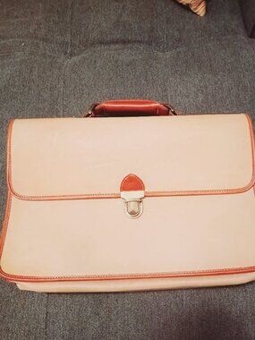 ****BLOW OUT SALE****  Vintage Tan Terrida Leather Briefcase